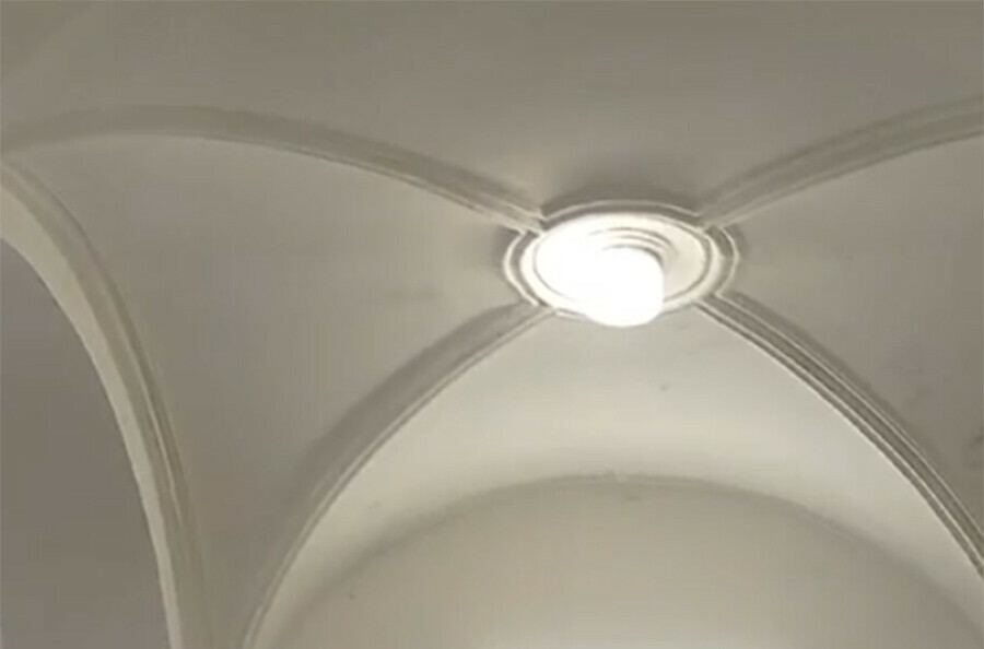 Светильники под старину и 150килограммовые двери ремонт Алексеевской гимназии обещают закончить к 1 сентября видео 
