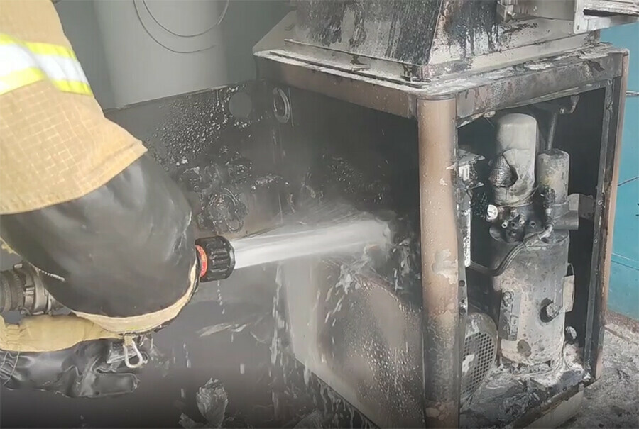 В Благовещенске загорелось здание кислородной станции детской областной больницы видео