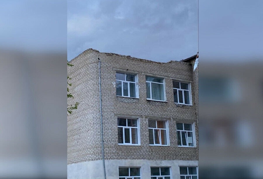 Факт срыва крыши со школы в селе Приамурья проверяет прокуратура 