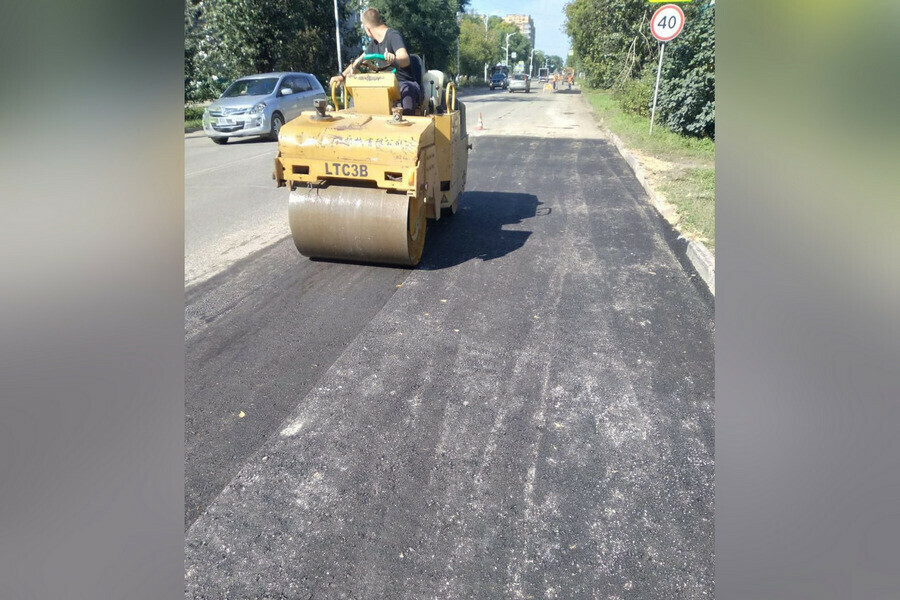 На одной из улиц Благовещенска заасфальтировали несколько участков где долгое время были большие ямы фото 