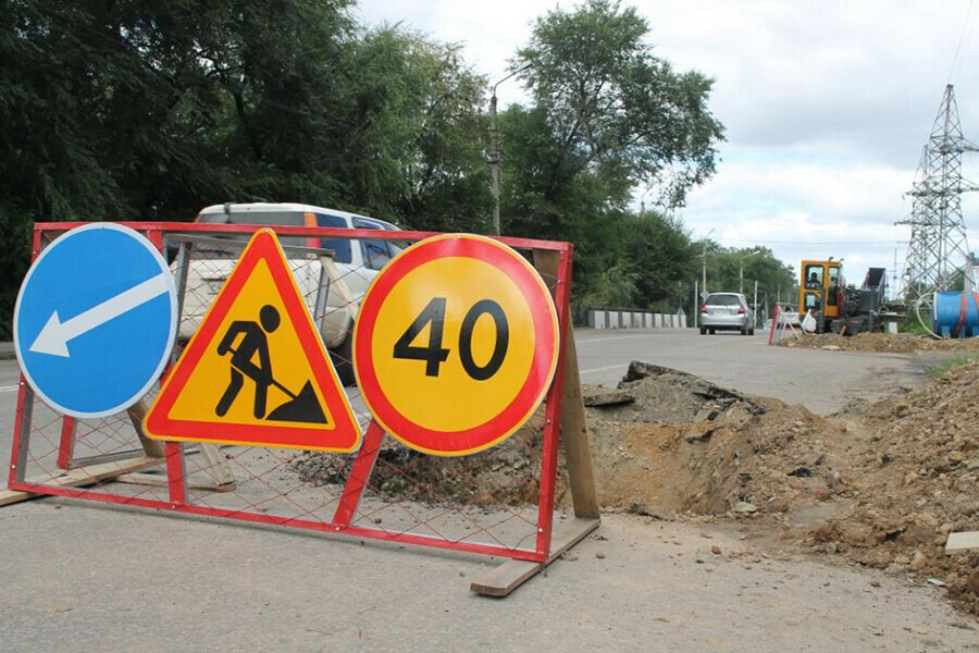 В четверг полностью перекроют движение транспорта на двух дорогах Благовещенска