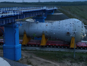 Громадный 500тонный реактор доставили на строительство Амурского газохимического комплекса фото