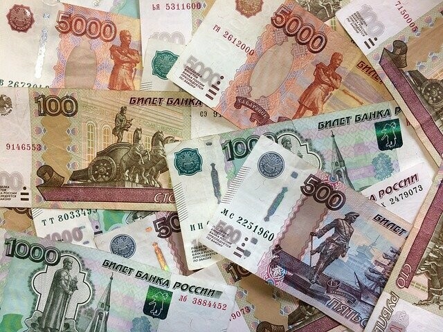 В Благовещенске пожилой пенсионер отдал мошенникам более 700 тысяч рублей