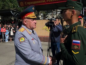 Более 100 первокурсников ДВОКУ в Благовещенске приняли присягу