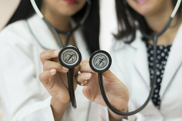 Серьезные потери и среди медиков в Приамурье вместо заболевших врачей привлекают студентов