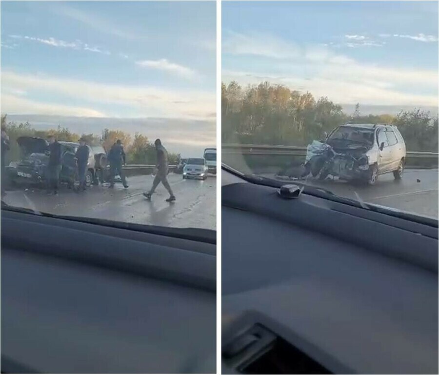 На трассе под Свободным лоб в лоб столкнулись автомобили