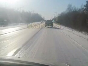 Аэропортовская трасса до Благовещенска покрылась льдом видео