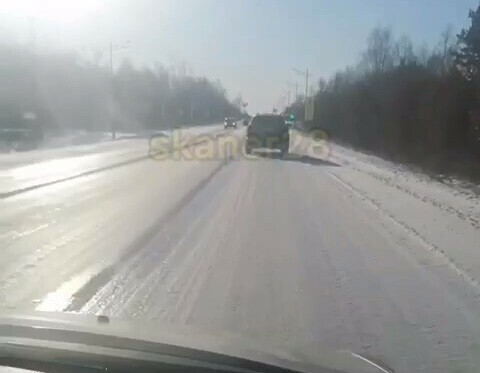 Аэропортовская трасса до Благовещенска покрылась льдом видео