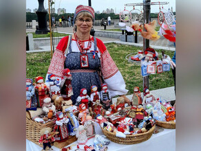 Кукла амурской мастерицы покорила участников ВЭФ ее купили и увезли во Францию