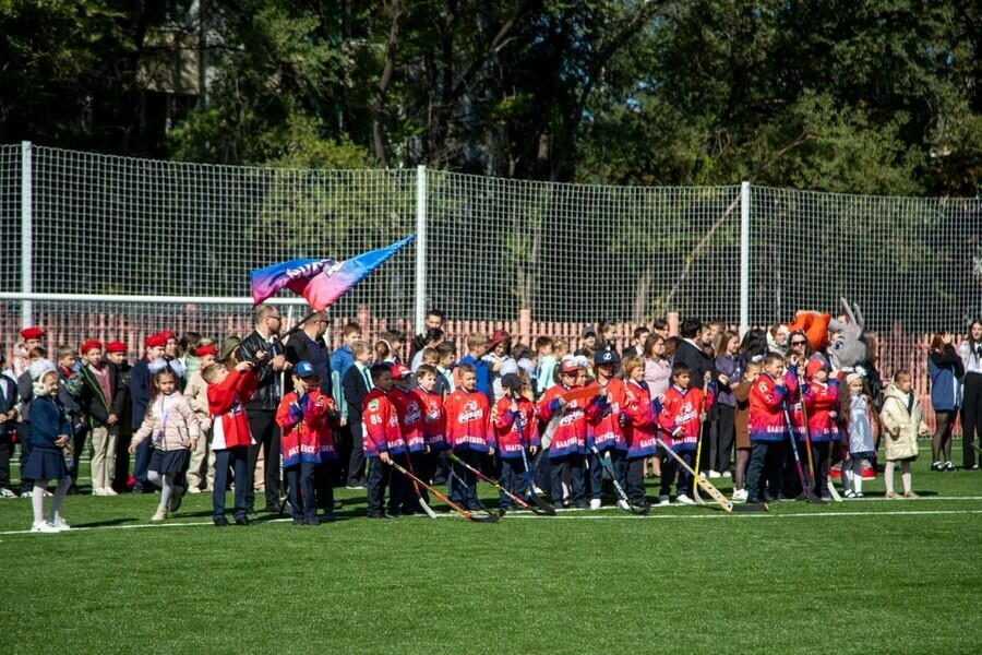 В Благовещенске торжественно открыли новый стадион в центре города фото 