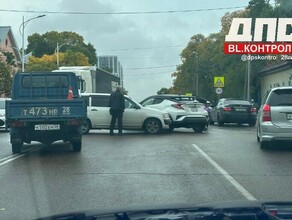 В Благовещенске на перекрестке ЧайковскогоКрасноармейской затруднено движение