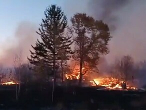 На тушение ушло несколько часов стали известны подробности пожара который охватил несколько строений на жд станции в Приамурье