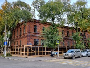 В историческом здании бывшей горбольницы на Уралова разворачиваются реставрационные работы