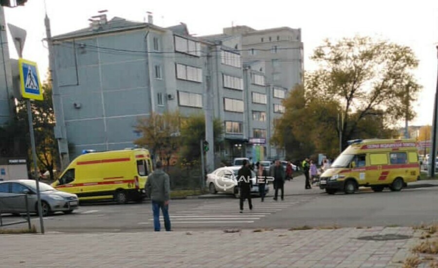 В Благовещенске одну из попавших в ДТП машину выбросило на тротуар прямо на пешехода