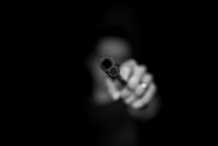 В Приамурье подросток напал с игрушечным пистолетом и палкой на двух взрослых братьев один из которых  инвалид
