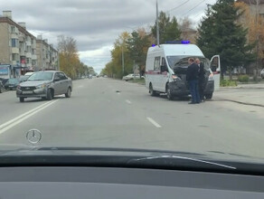 В Свободном скорая спешившая к упавшим с высоты детям по пути попала в ДТП