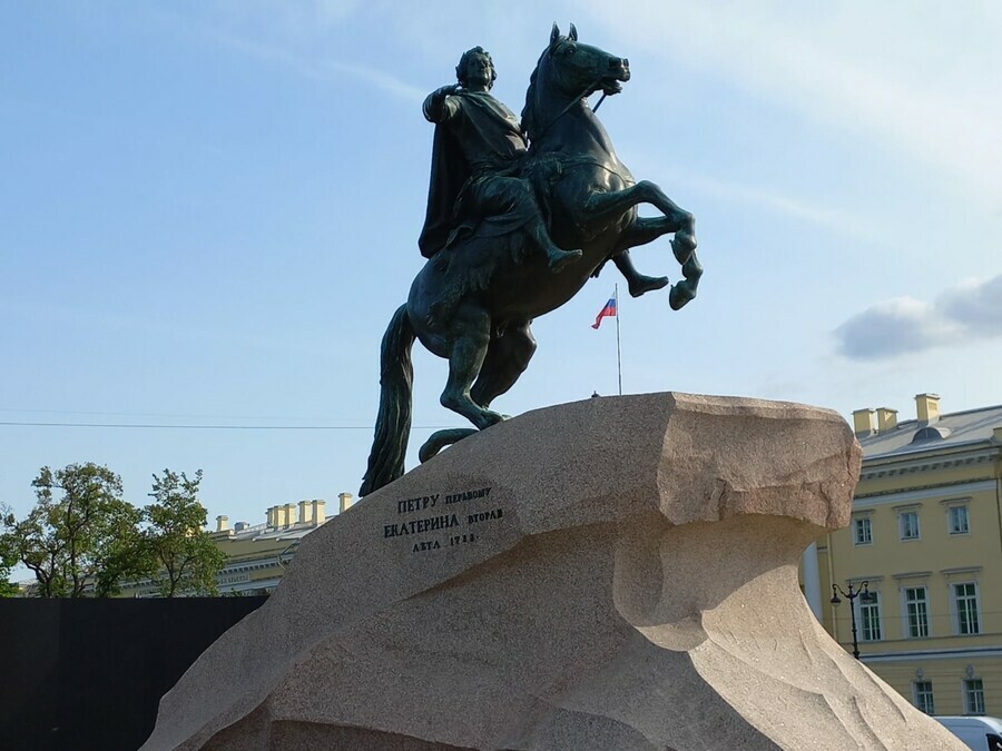 Одаренных детей Амурской области отвезли в СанктПетербург