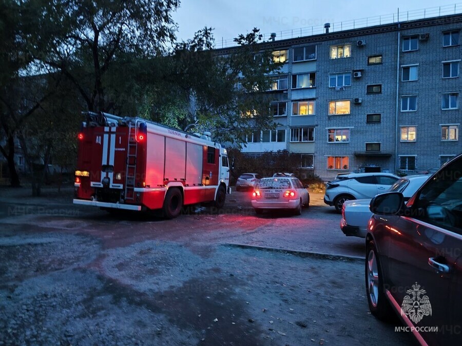 В Благовещенске изза пожара эвакуировали жильцов пятиэтажного дома в центре города