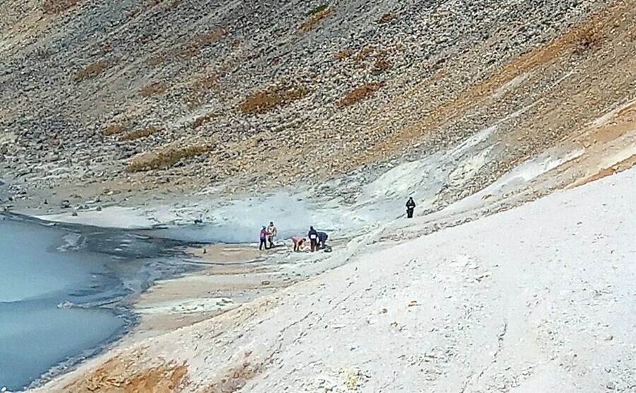 Туристка обварила ногу до паха в вулкане на Курилах