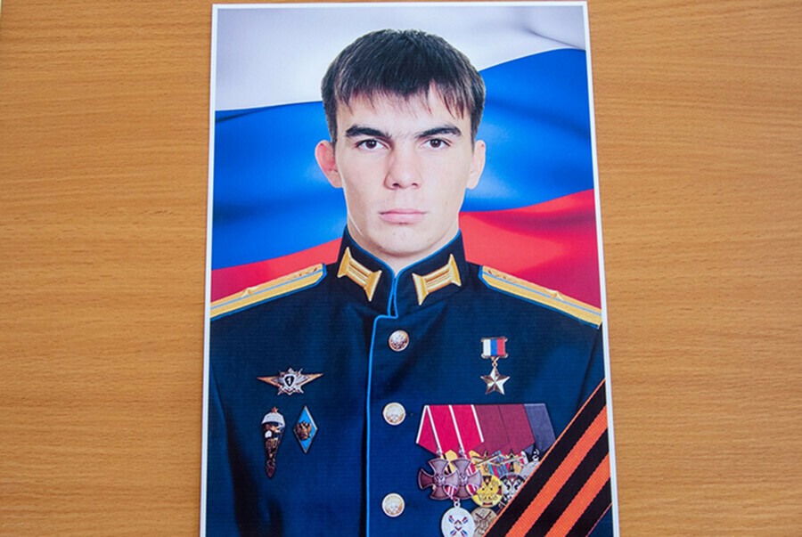 Имя погибшего на СВО Героя России Владимира Барахтенко будет носить благовещенская школа