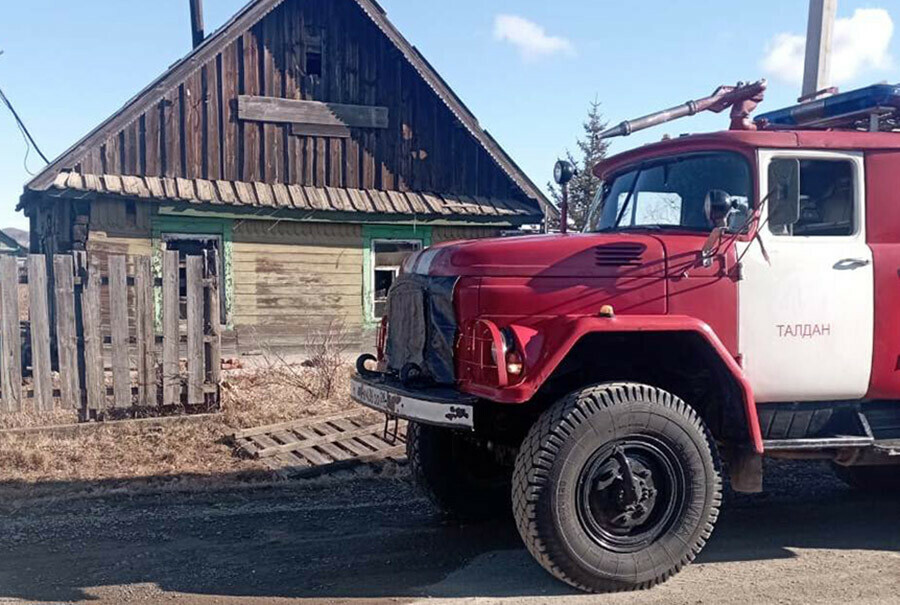 Молодой человек погиб в пожаре в северном поселке Амурской области