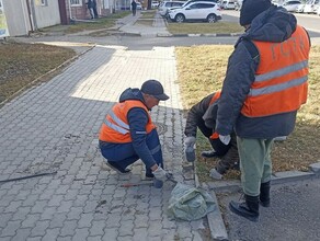Перед холодами в Благовещенске ремонтируют тротуары фото 