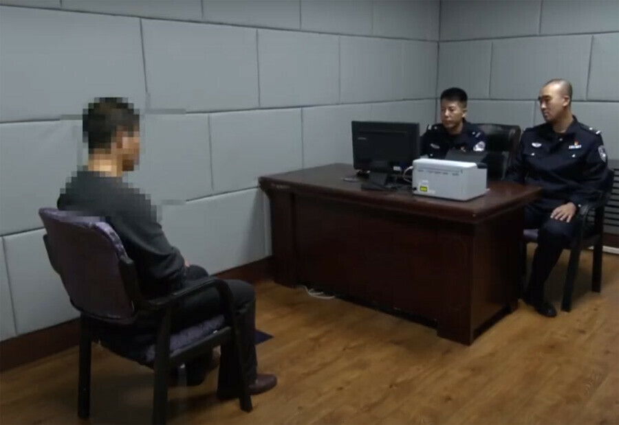 Любитель фотографировать женщин в туалете ресторана задержан в Суйфэньхэ видео