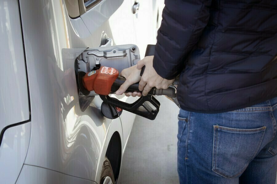Госдума придумала как удержать цены на бензин