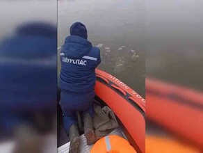 Амурские спасатели обследовали дамбу в поисках пропавшего рыбака Водолазов в водоем не пустили