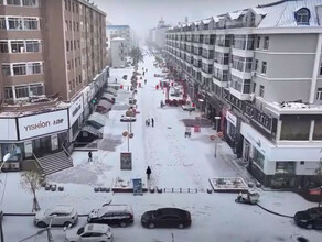 Первый снег выпал в граничащем с Благовещенском китайском городе Хэйхэ видео