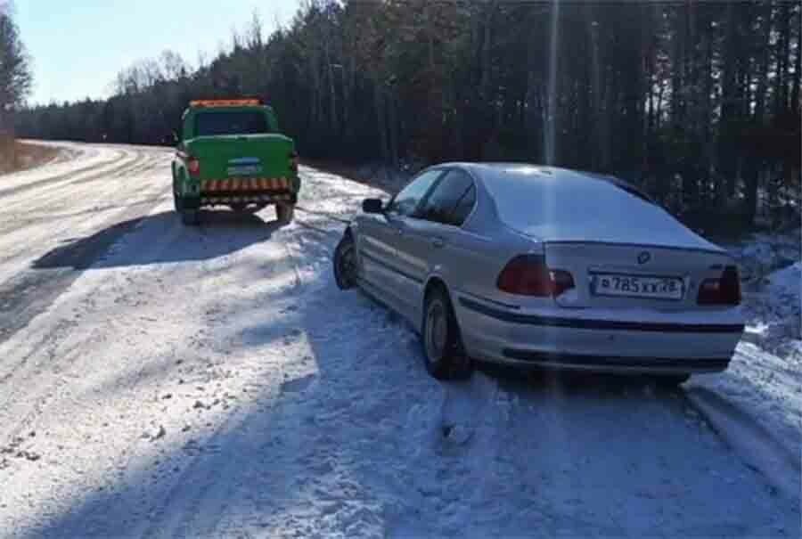 В Амурской области машины закипают от мороза
