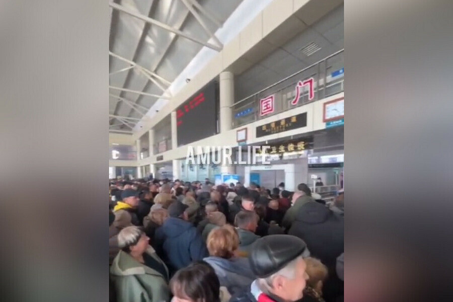 Там дурдом второй день туристы не могут покинуть Хэйхэ видео 