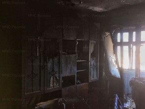 В Свободном пожар в пятиэтажном доме тушили тремя пожарными машинами