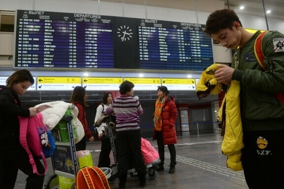 Китайские туристы обиделись после того как 30 часов просидели в аэропорту Шереметьево