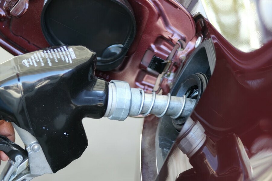 На одной АЗС топливо подорожало на 115 рубля как в Благовещенске за месяц изменились цены на бензин и ДТ