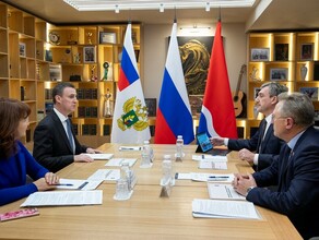 Губернатор Приамурья попросил министра сельского хозяйства РФ поддержать создание в регионе заводов по глубокой переработке картофеля и молока