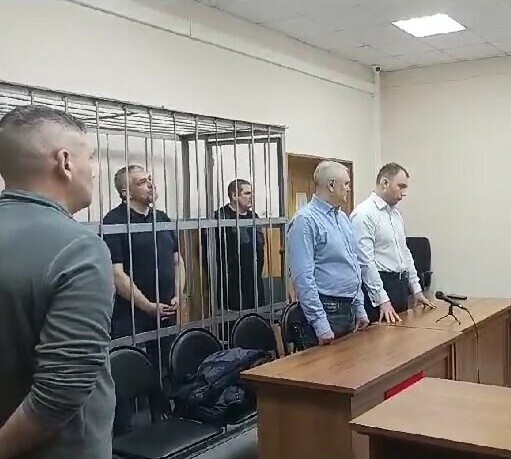В Благовещенске вынесли приговор двум бывшим высокопоставленным полицейским Приамурья Николаю Аксенову после оглашения приговора стало плохо видео