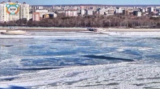 Китайские СМИ Амур застыл в черте Благовещенска и Хэйхэ видео 