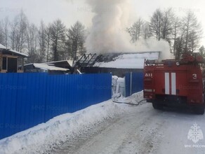 Гараж с автомобилем вспыхнул в Приамурье 