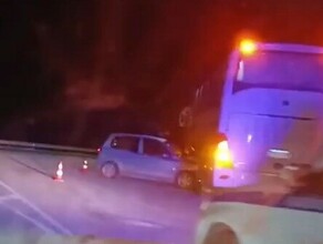 В Свободненском районе легковушка врезалась в пассажирский автобус видео