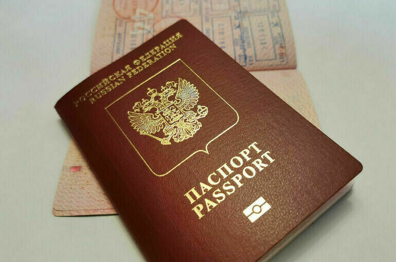 Призывникам придется сдать загранпаспорта 