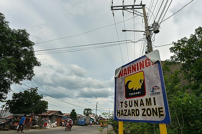 В ЮгоВосточной Азии объявили угрозу разрушительного цунами после 7балльного землетрясения на Филиппинах