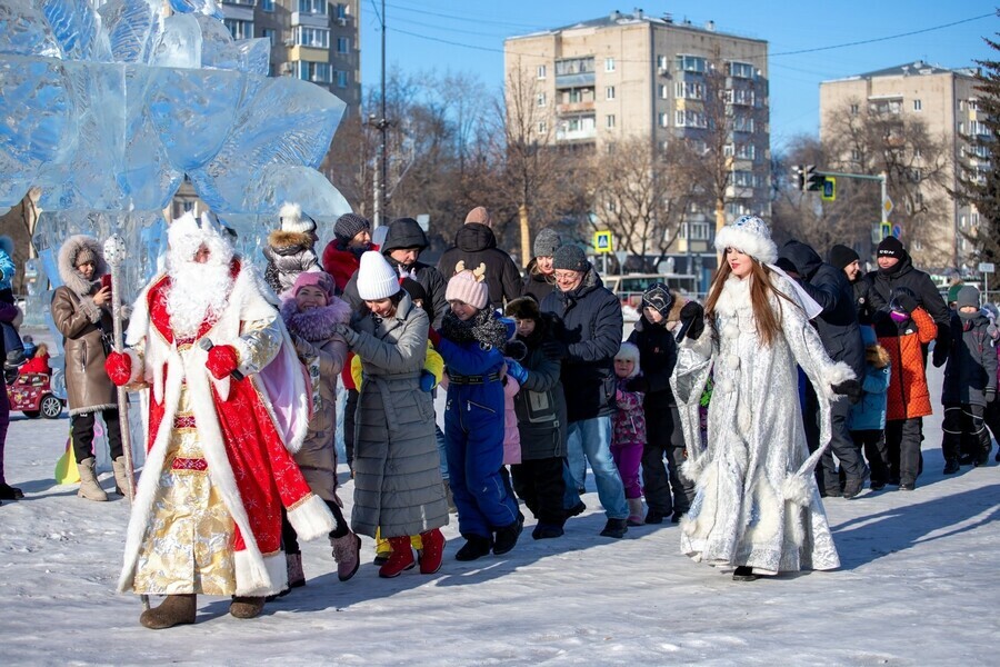 За несколько часов до боя курантов на площади будет весело опубликован план новогодних мероприятий в Благовещенске