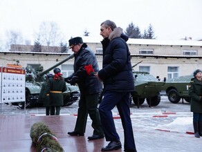 Глава Приамурья принял участие в возложении цветов в памятную дату фото 