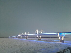 На новом мосту через Зею в Благовещенске на выходных заметили активное движение