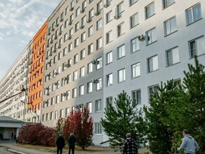 Одно из самых крупных зданий Благовещенска построенное в советский период получило новый фасад фото 