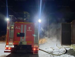 В Моховой Пади пожар тушили двумя пожарными машинами
