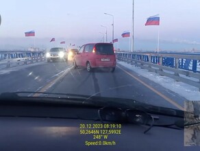 На новом мосту через Зею произошло первое ДТП видео