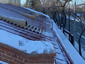 Подходит к концу ремонт крыши исторического здания в центре Благовещенска 