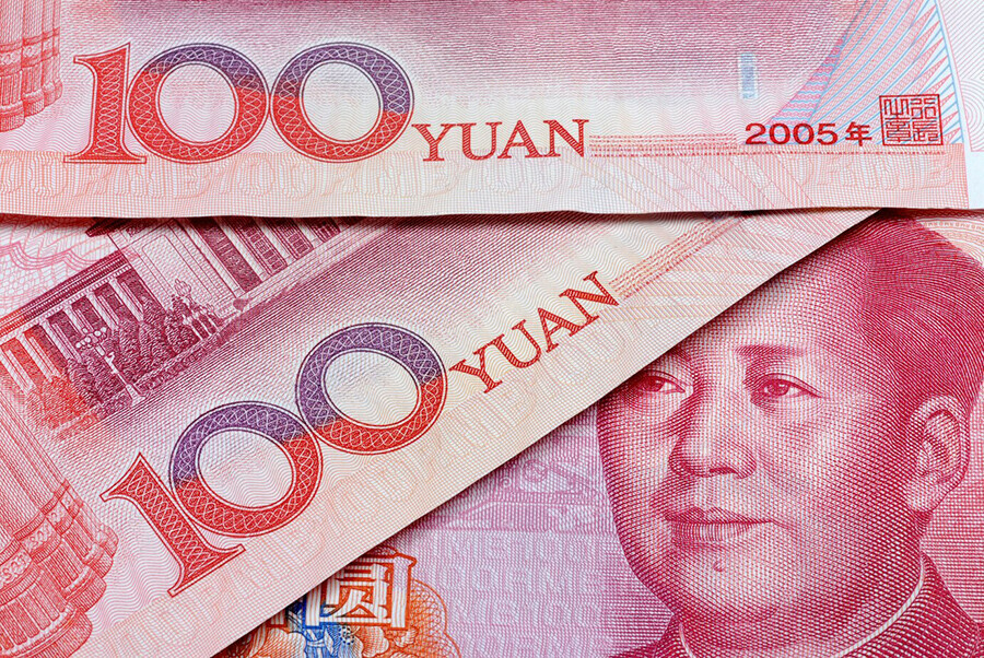 Падением юаня отметился последний день торгов валютой в 2023 году